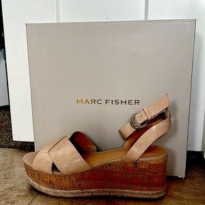 NWT Marc Fisher Caroline size 8.5 nude wedge platform sandals